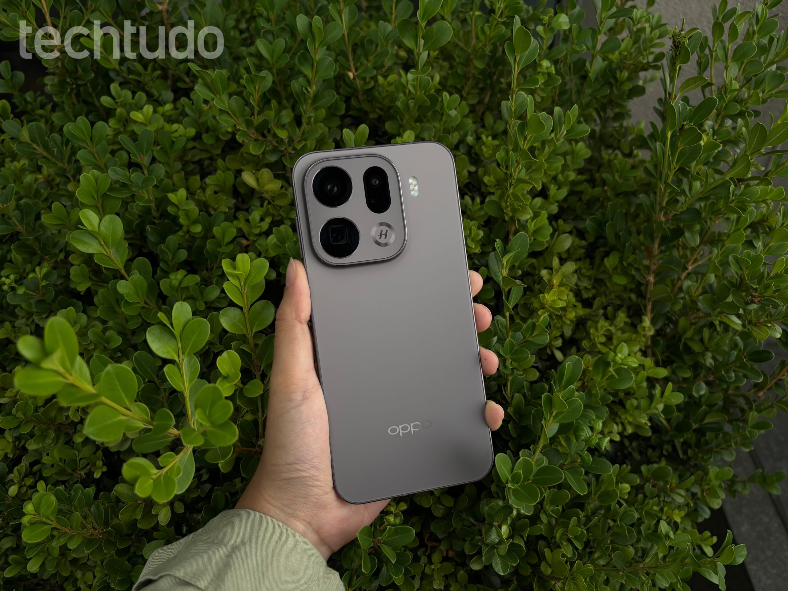 6 celulares chineses superam iPhone em bateria; veja lista