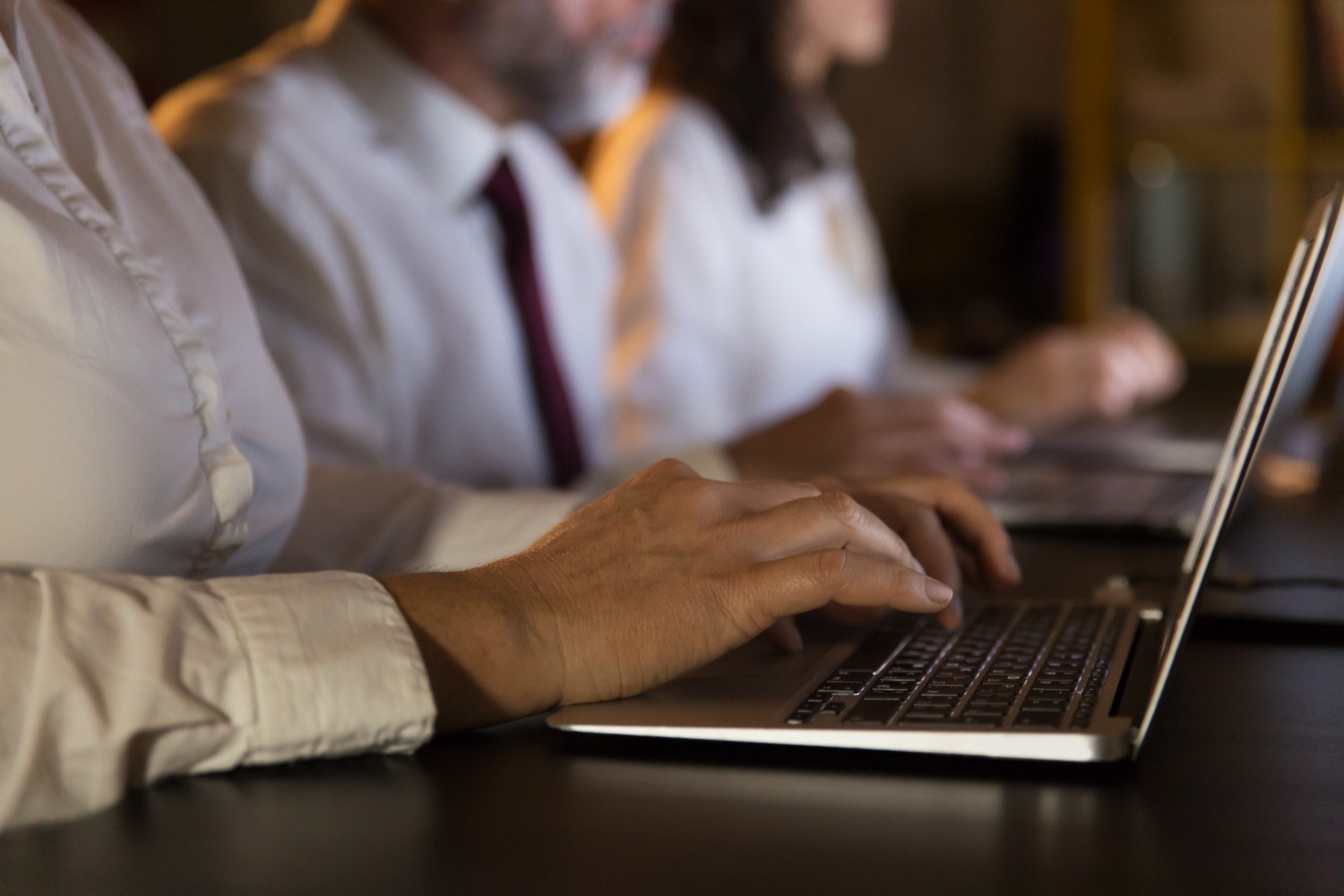 Dia do Trabalho: 10 h&aacute;bitos digitais que podem custar seu emprego