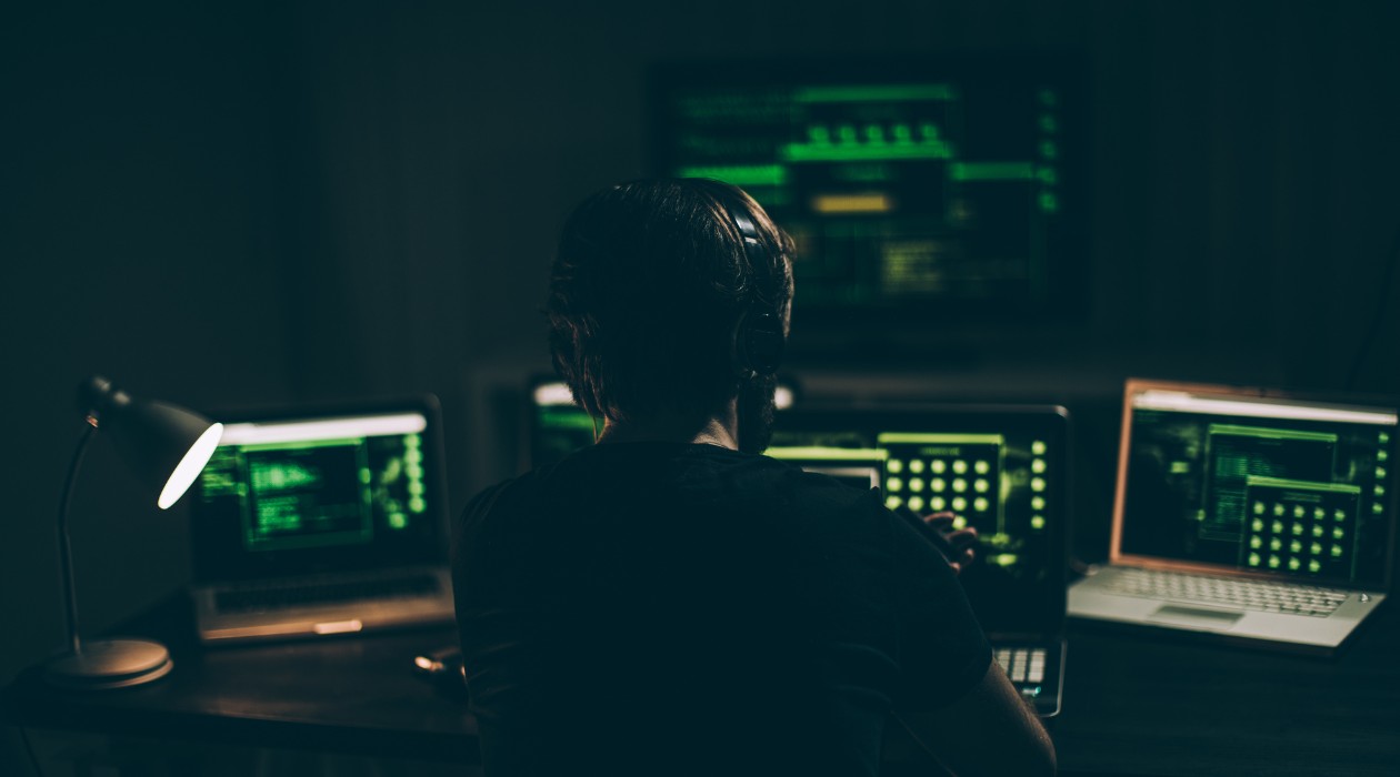Dados da sua identidade podem estar &agrave; venda na dark web; saiba se proteger