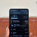 8 erros que destroem o desempenho do celular aos poucos