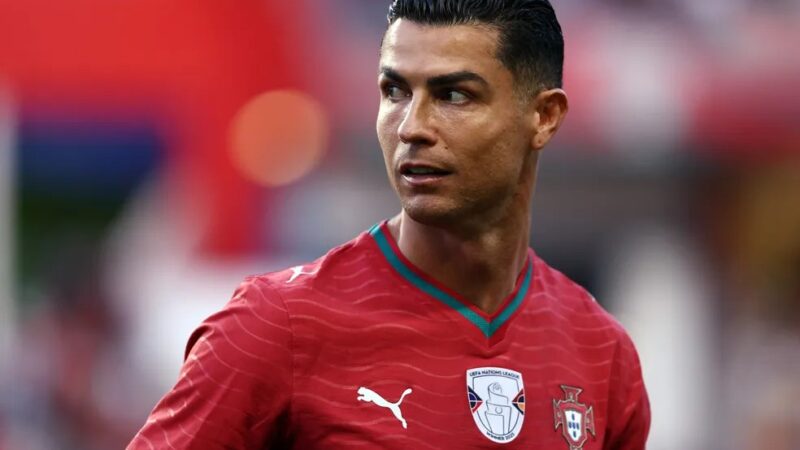 CR7 bloqueia Wi-Fi e 5G para dormir melhor; entenda se truque funciona