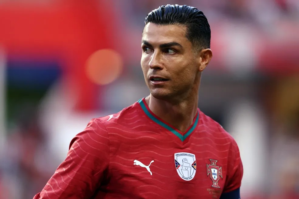 CR7 bloqueia Wi-Fi e 5G para dormir melhor; entenda se truque funciona