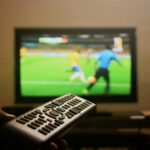 Clima de est&aacute;dio em casa? Saiba turbinar som da TV para a Copa do Mundo