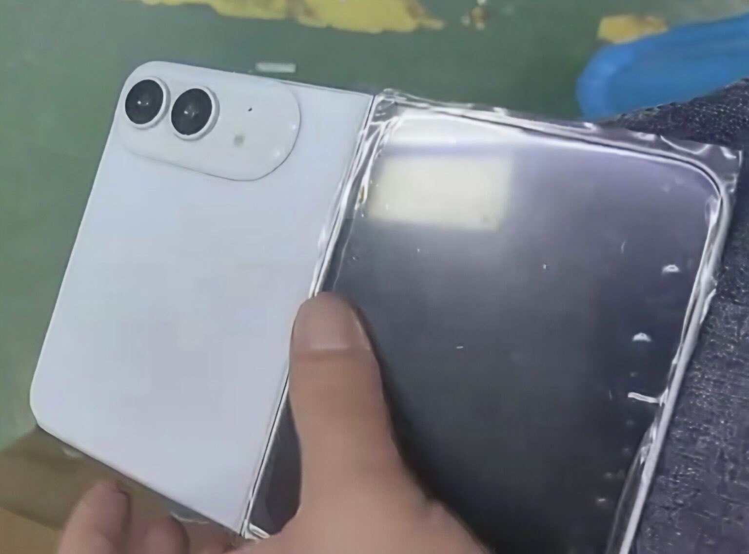iPhone dobr&aacute;vel (Fold) tem design e cor revelados em novo vazamento