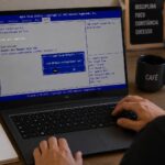 Dores no pesco&ccedil;o? O ajuste ideal na postura para quem trabalha horas no computador