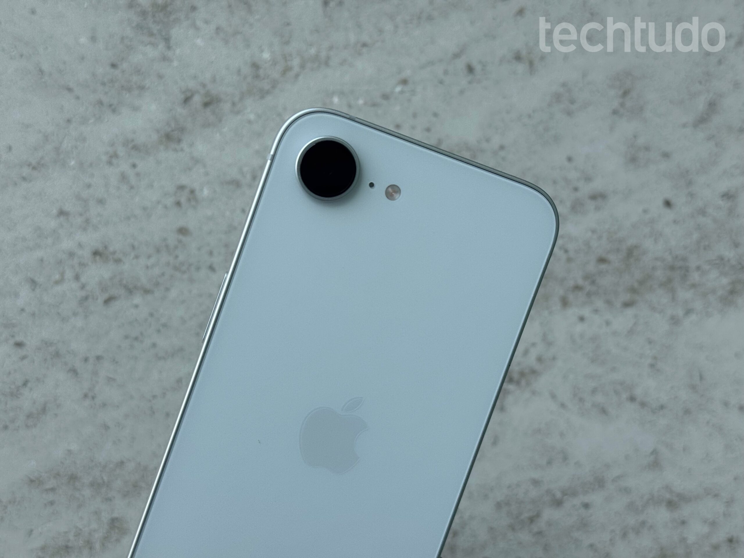 iPhone 16e aparece pelo menor pre&ccedil;o no Prime Day e tem cupom de R$ 100