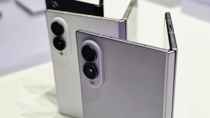 Galaxy Z Fold 8 estreia com novo formato e tela de tablet