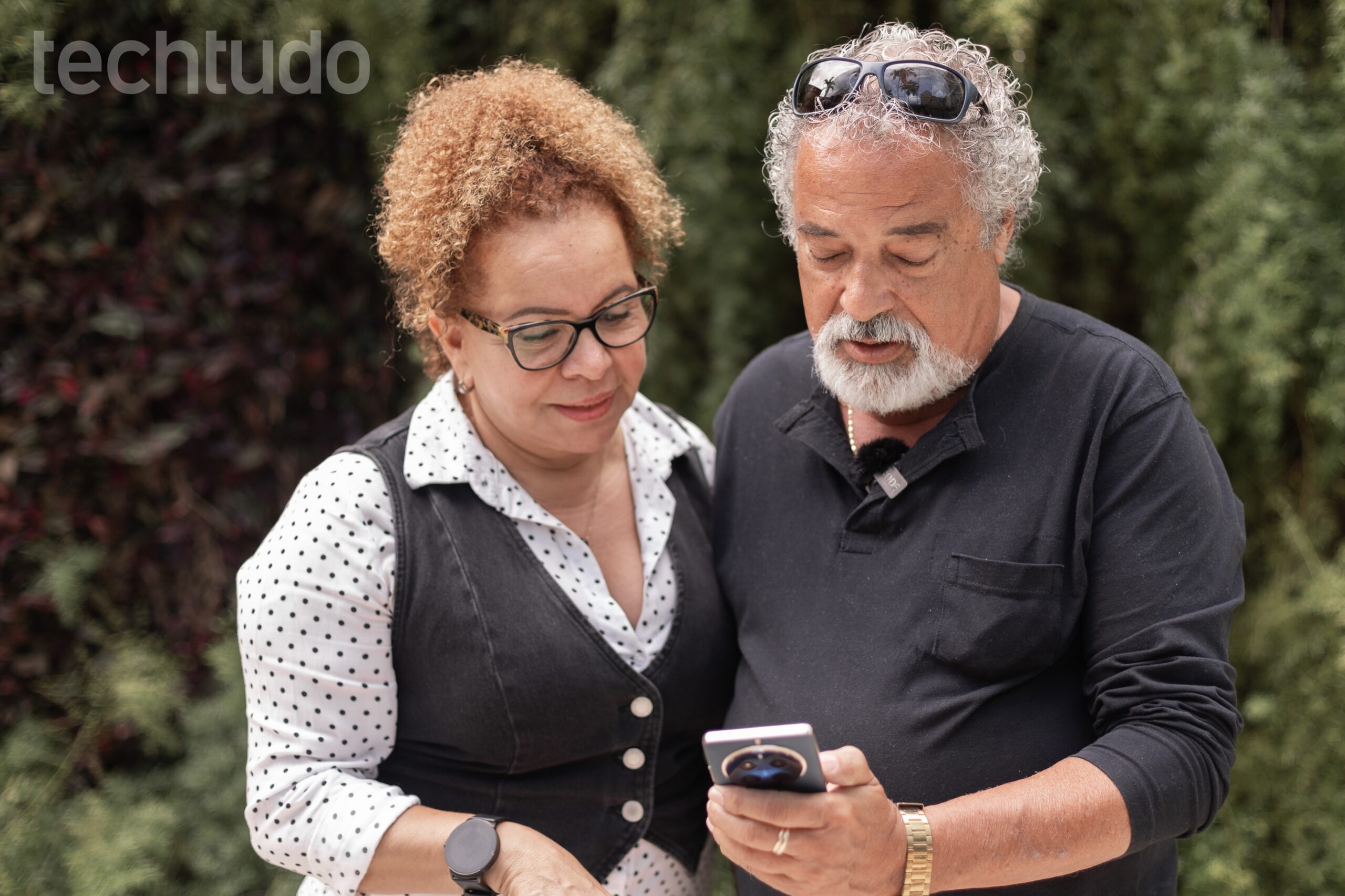 N&atilde;o &eacute; s&oacute; a Gen Z: idosos tamb&eacute;m passam horas no celular; veja impactos