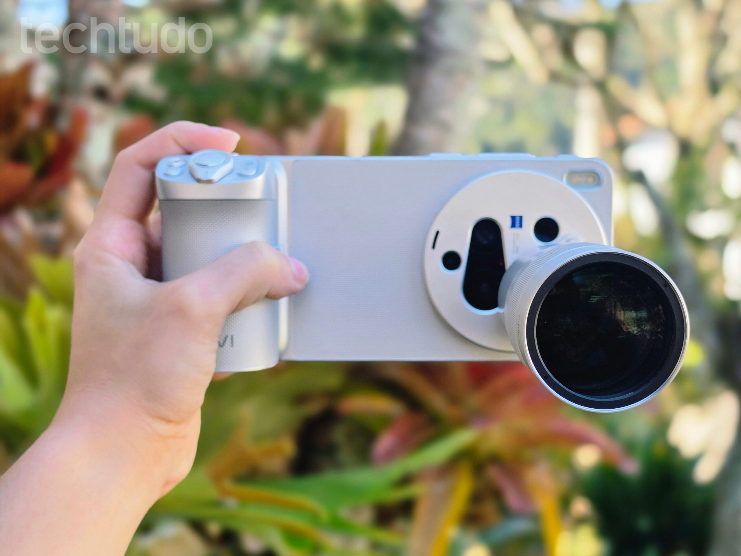 JOVI lan&ccedil;a X300 Ultra e X300 FE com c&acirc;meras ZEISS e baterias enormes