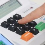 Quem criou a urna eletr&ocirc;nica? Veja como funciona e quando surgiu no Brasil