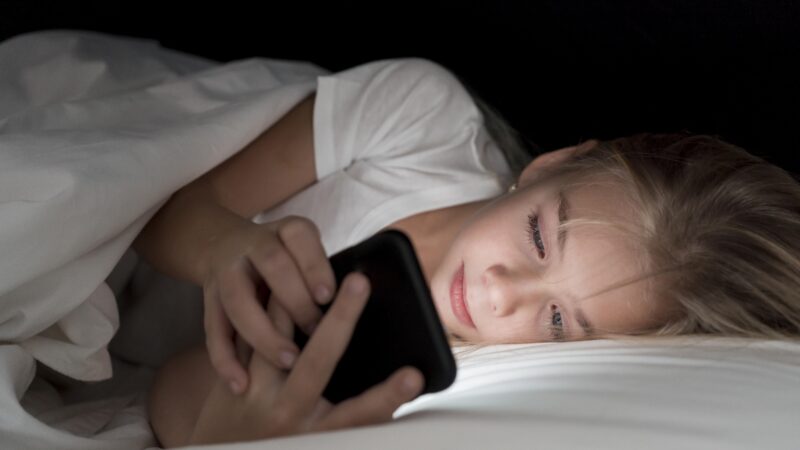 5 sinais de que voc&ecirc; est&aacute; viciado no celular, segundo especialistas