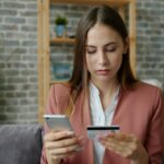 Passar mais de 3h nas redes sociais pode fazer voc&ecirc; gastar mais, diz estudo