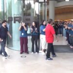 iPhone 18 Pro: abertura das vendas gera filas e at&eacute; brigas pelo mundo