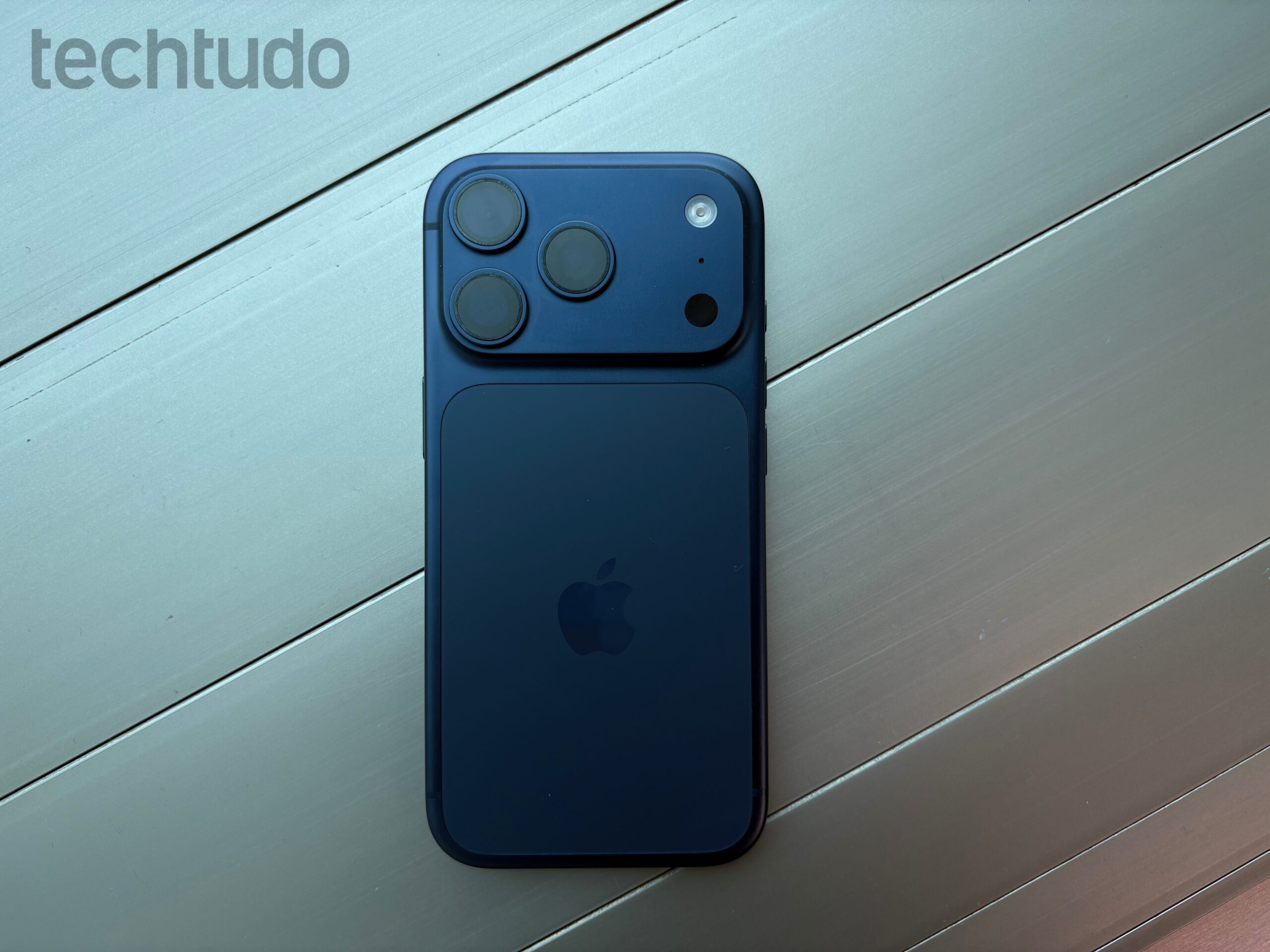 Receita Federal leiloa iPhone 17 Pro por R$ 3.200; saiba participar