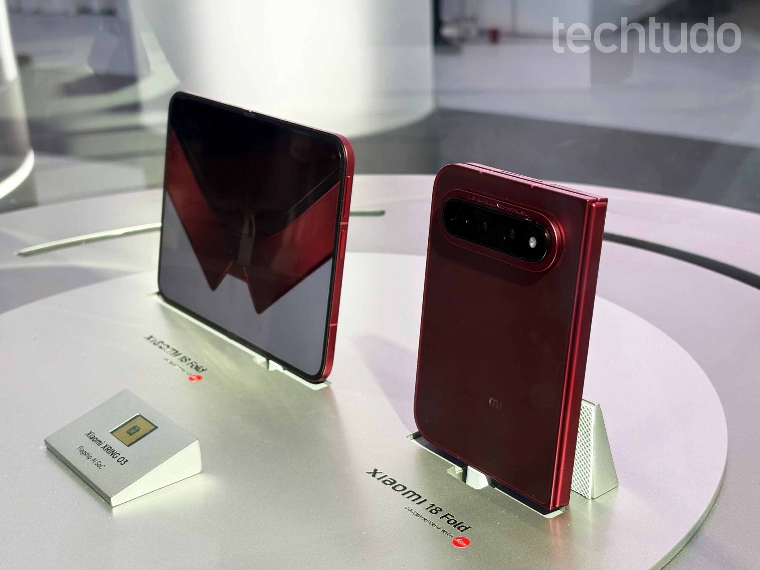 Xiaomi 18 Fold estreia com c&acirc;mera Leica de 200 MP e bateria grande