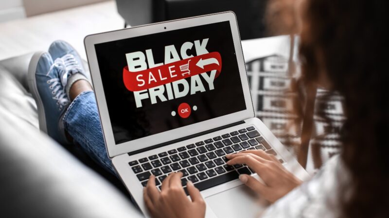 Cupom, cashback ou desconto direto: qual vale mais a pena na Black Friday?