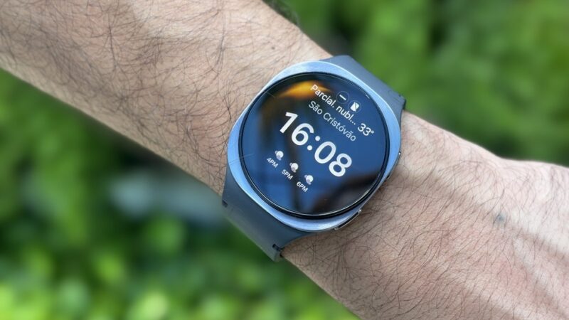 Smartwatch com NFC: 5 melhores modelos para comprar em outubro