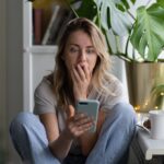Seu celular est&aacute; te escutando? Especialista esclarece mitos e verdades