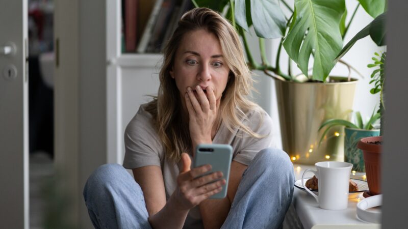 Seu celular est&aacute; te escutando? Especialista esclarece mitos e verdades